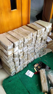Tanah Ampo Coklat Tanah Liat Pengrajin/Prakarya Sekolah/1 kg