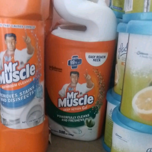 Mr. Muscle Toilet Bowl Cleaner Foaming Bleach Gel 900 ml - Citrus buy 1 take 1