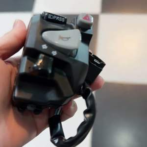 สวิตซ์แต่ง (ซ้าย) CLICK125(2018-23) /150 i/PCX160i Passing Light สวิทแฮน