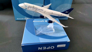 Aerolineas Argentinas Boeing 747 Diecast Airplane Model 6 Inches with Display Stand for Collection