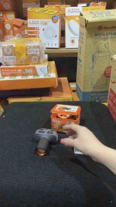 ĐÈN ĐỘI ĐẦU SIÊU SÁNG 10 W  ZOOM 15X CHIẾU SÁNG XA TỚI 300M ASIA