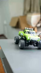 Xe điều khiển từ xa body hợp kim Minicity Battle Truck 1/64 Blutooth có đèn chịu va đập