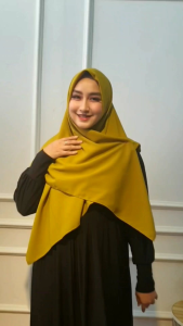 HIJAB SEGI EMPAT WOLFIS PREMIUM KUNING LEMON