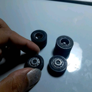 Roda Resin Miniatur Bus Skala 1:50