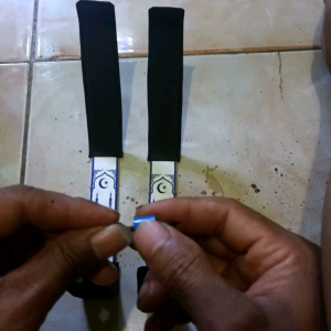 Gantungan peci kopiah baju perangkat muslim pria