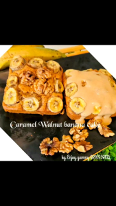 Caramel Walnut banana cake เค้กกล้วยหอมคาราเมลวอลนัท เค้กกล้วยหอมหวานน้อยหอมคาราเมลพร้อมด้วย ถั่ววอลนัท เคี้ยวกรุบกรอบ ทานเล่นเพลินๆ กลมกล่อม ตัวเค้กกล้วยหอมนุ่มฟู รับประกันความอร่อยจ้า ทางร้านยังมี เค้กกล้วยหอมรสชาติอื่นอีก หลากหลาย มีให้เลือก