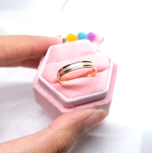 [GRATIS CETAK NAMA] Cincin Titanium Anti Karat F06 | Cincin Pasangan | Cincin Hadiah | Cincin Lamaran | Cincin Tunangan | Aksesoris Fashion Wanita