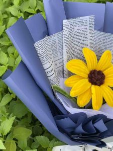 ช่อดอกไม้ ช่อดอกทานตะวันดอกใหญ่ ช่อดอกไม้วาเลนไทน์ ดอกไม้แสดงความยินดี ช่อดอกทานตะวันกำมะหยี่ดอกใหญ่ช่อใหญ่ (ดอกทานตะวันใหญ่กว่าฝ่ามือนะคะ ไม่เล็กนะคะ ) ขนาดช่อใหญ่