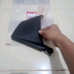 Garnis R FR Black Cover: Aksesoris Vario 160 K2S Original Honda