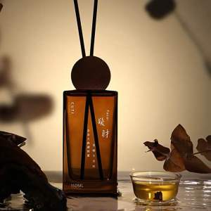 High Quality Woody Notes Hotel Reeds Diffuser Freshen Deodorize 150ml高品质木质香酒店藤条香薰清新除臭