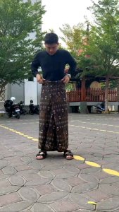 SARUNG BATIK /SARUNG BATIK GUS IQDAM /SARUNG GOYOR /SARUNG PRIA DEWASA /SARUNG BATIK TULIS PRIA DEWASA/ SARUNG BATIK LAKI LAKI DEWASA/BATIK PUTRI NURMA