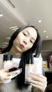 Revlon Paket Hemat Evivesse Day cream & Night cream free c/s faundation 20ml warna random