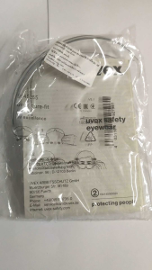 UVEX แว่นตานิรภัย 9145pure-fit UVEX แว่นตานิรภัยมาตรฐานระดับโลก ผลิตจากเยอรมันทุกชิ้น ขอแนะนำแว่นตานิรภัย 9145 pure-fit แว่นตารุ่นใหม่ล่าสุดที่ใส่ใจต่อสิ่งแวดล้อมช่วยลดปริมาณขยะพลาสติก ให้ความปลอดภัยได้  จุดเด่น น้ำหนักเบา เพียง 19 กรัม