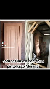 Daun pintu kayu mahoni