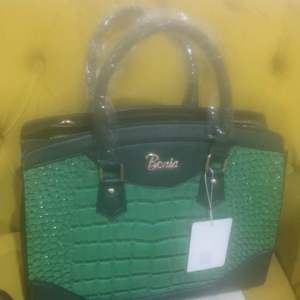 Tas wanita totemewah berbahan kwalitas bagus terbaru dan terlaris