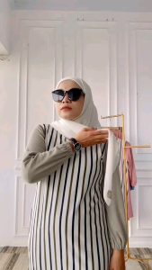 Setelan Wanita Luris: Pilihan Setelan Pakaian Profesional & Formal