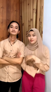 Baju Kemeja Polos Pria Lengan Panjang slimfit warna Hijau Lemon