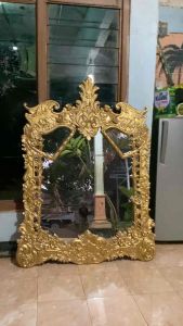 Figura Cermin Jati: Pilihan Ideal untuk Dekorasi Ruang Tamu & Ruangan Kecil