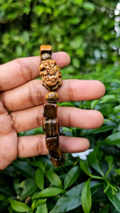 สร้อยข้อมือหินแท้ปี่เซี๊ยะขนาด6 มิลและแบบสี่เหลี่ยม