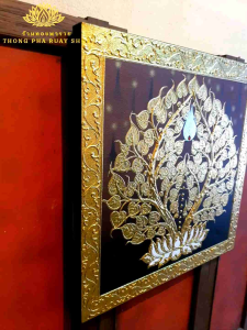 ภาพต้นโพธิ์ทองดอกบัวขาว พื้นสีน้ำตาล  รูปมงคลติดผนัง ภาพวาดติดห้องพระ ภาพติดหัวเตียง thai wall art