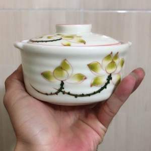 Thố sứ Hoa Sen Vàng có nắp đậy ( Âu sứ ) 350ml hoạ tiết Hoa văn sắc nét