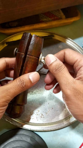 PENJEPIT PERHIASAN / PEGANGAN PERHIASAN