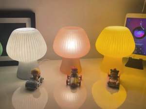D118 Đèn bàn thủy tinh trang trí hình hoa tulip phong cách Hàn Quốc cổ điển cấm sạc USB