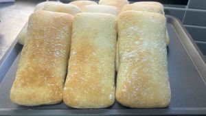 Ciabatta 16 cm ขนมปังเซียบาสต้า ขนมปังสไตล์ฝรั่งเศส เซียบัตต้า ขนมปังเพื่อสุขภาพ ขนมปังฝรั่งเศษ Ciabatta ขนมปัง Ciabatta คือ - Lazada