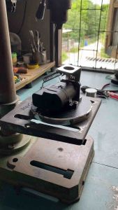 เม้าท์แม่เหล็กกระดกไฟฟ้าykt 5“ 6”เป็นงานกลึงใช้กับเสาวิทยุสื่อสารชนิดติดรถพวกเสาซีโหลดคอสปริง มีแม่เหล็กแรงดูดสูงสายไฟ5เมตรสวิทย์กดขึ้นลง