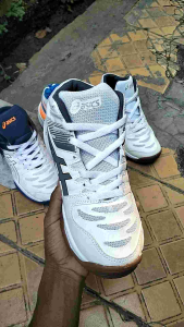 Sepatu Voli Pria Terbaru & Berkualitas Tinggi