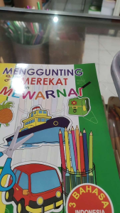 menggunting merekat dan mewarnai. ukuran B5