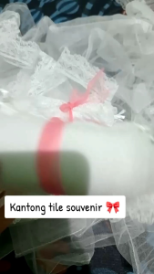 isi 25pcs kantong tile souvenir size 10x10cm