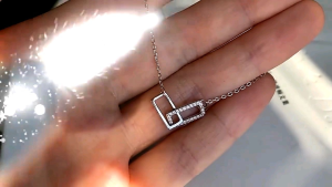 kalung rantai kravikula bentuk persegi untuk wanita