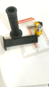 handgrip +  jalu cnc baracuda hg55 / grip baracuda HG55 universal plus jalu cnc / handfat  / sarung gas semua motor harga sepasang