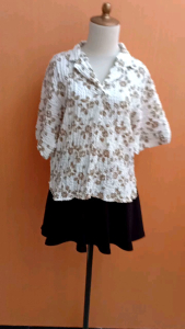 atasan wanita cream motif bunga coklat L XL jumbo cewek blouse berkerah cute lengan pendek vneck kerja kuliah