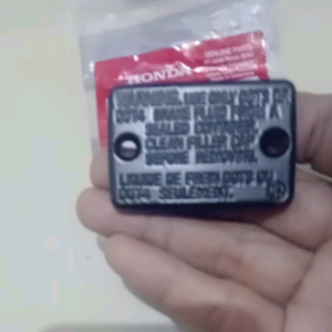 Aksesoris Motor Honda: Tutup Tempat Minyak Rem Depan Cap Master Cylinder CB 150R & CBR 150R Sonic 150R Original Honda