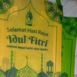 Tas Spunbond Lebaran HIJAU ECOZEE 30x40x8 12Pcs sablon 4 SISI