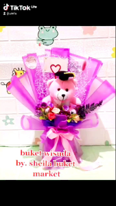 BUKET BONEKA WISUDABUKET BONEKA+BUNGA.BUKET ULANG TAHUN