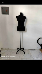 Mannequin with Stand Mannequin for Dress Fitting.