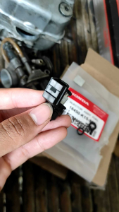 Injektor KZR Original + Seal Oring 6 Lubang Beat Dulux, Vario 110, Supra, dan Blade Revo