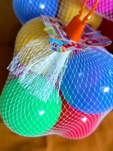 บอลในถุงตาข่าย บรรจุ6ใบ คละสี