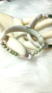 natural jadeite ASLI jadeite 天然缅甸玉 Natural Burmese jadeমায়ানমারের জেড 缅甸翡翠手按摩 (Myanmar jade)58-59MM