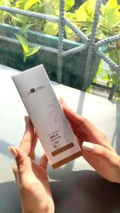 Kem Chống Nắng Kiềm Dầu Cho Da Mặt Nâng Tone Nhẹ Giúp Dưỡng Ẩm Chống Nước Vxebra 50g/ Tuýp