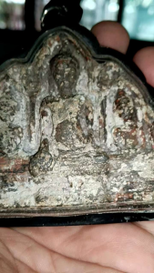 พระตรีกาย กรุวัดมหาธาตุ ลพบุรี เนื้อชินเงิน สภาพเก่า สนิมแดงขึ้นเต็มองค์