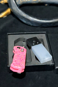 มีด​เดินป่า​ มีด​พับ​ วัสดุใบมีด: เหล็ก SK5 ความแข็ง: 58HRCวัสดุด้ามจับ: G10 สีดำ G10 สีเขียว G10 สีชมพู+ ใบมีด 10 ใบ​