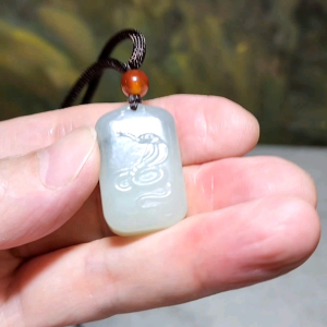 Premium natural Nephrite good greasiness black & white Snake Jade pendant (with certificate) 和田玉新疆油润高青白青花蛇小吊坠(带证书)