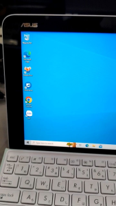 Máy tinh bảng 2in1 Asus transbook mini. 10.1in.cpu z8350u. R4. ssd64G. hinh thức đẹp 80%