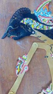 Wayang Kulit Asli Abimanyu Emas Brom Alusan Ukuran Standar Dalang