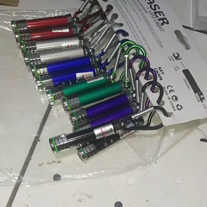 GANTUNGAN KUNCI ISI 12 PCS LASER LED MAINAN ANAK SENTER LASER 3 IN 1 ISI 12 PCS GROSIR LORD BAGY