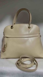 Preloved authentic piper dome handbag / 2way
